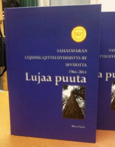 lujaa_puuta